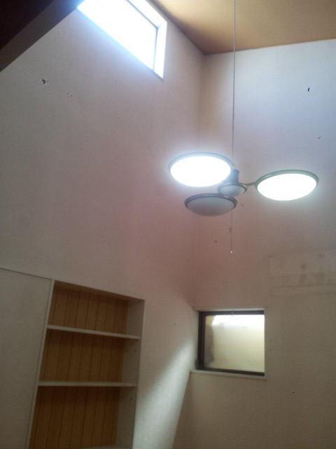 Non-living room. Atrium part of the skylight is for us a brighter room