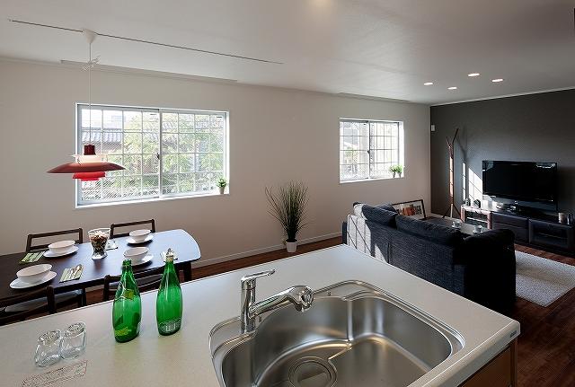 Same specifications photos (living). Model house preview you can run