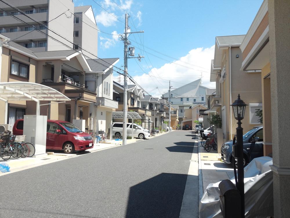 Local photos, including front road. Front road is also widely, It is a beautiful town.