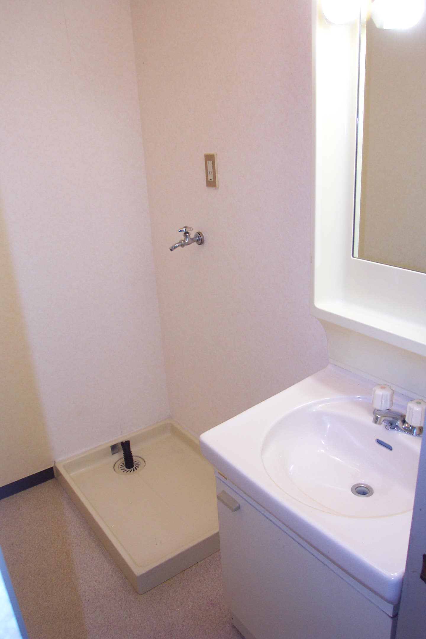 Washroom. Dressing room to wash the pan