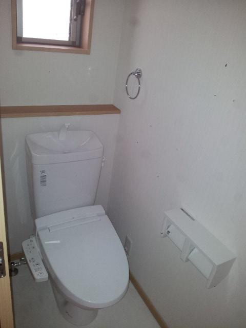 Toilet. No. 4 place toilet