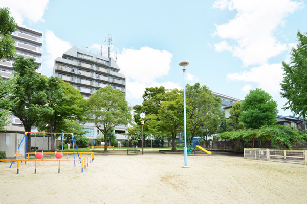 Surrounding environment. Bandaihigashi park (2 minutes walk ・ About 160m)