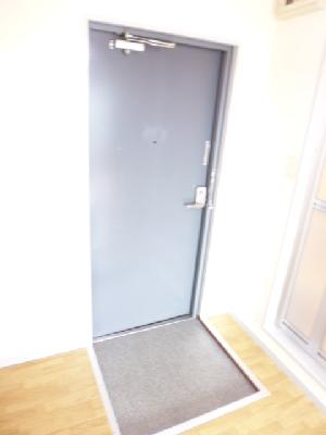 Entrance. Room cleaning also been completed.