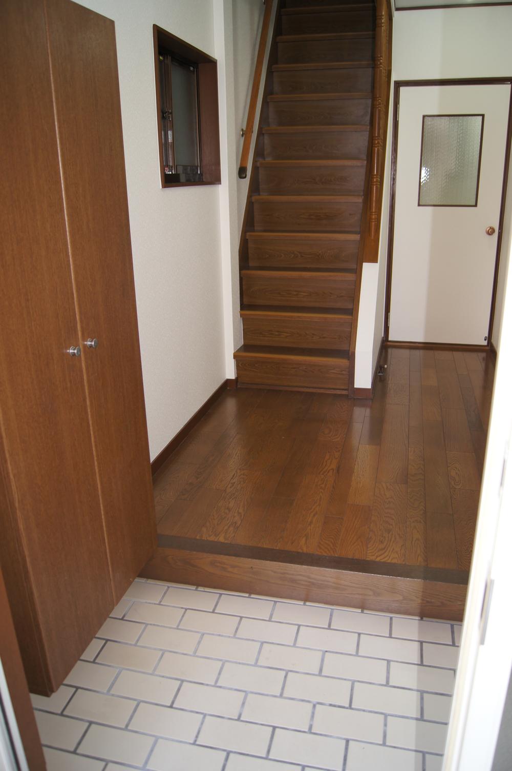 Entrance. Local (August 2013) Shooting