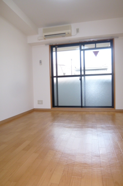 Living and room. Air-conditioned ☆ 