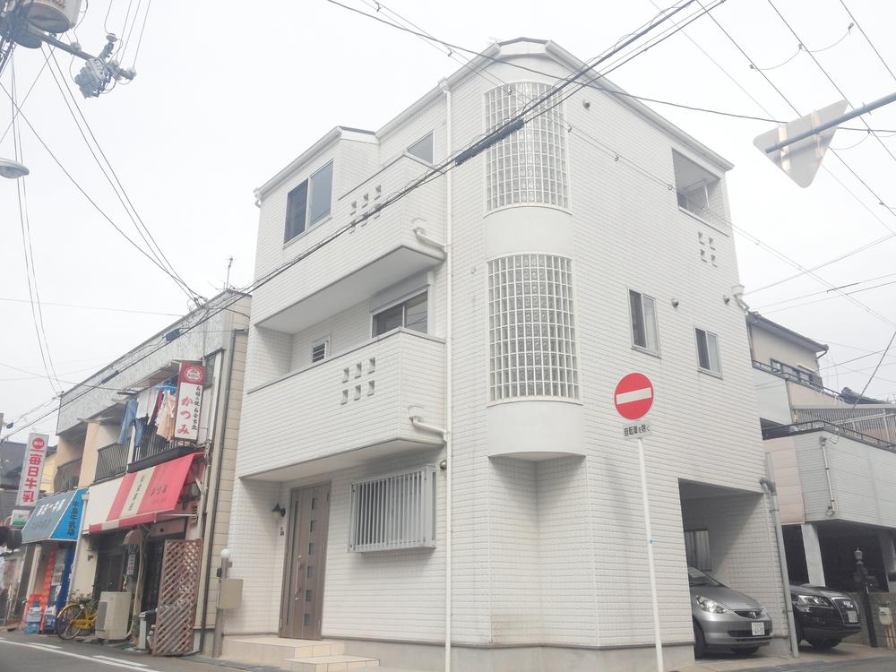 Local appearance photo. Since it is the southeast corner lot day ・ Ventilation will also good