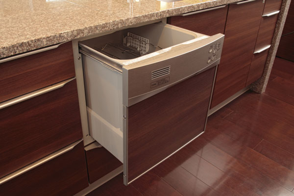 Kitchen.  [Dishwasher] By the high temperature of the hot water, Also firmly cleaning stubborn stains, Low-noise type of Harman Co. dishwasher has been adopted (same specifications)