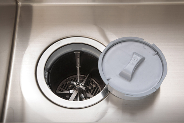 Kitchen.  [Disposer (lid switch type)] Crushing the garbage to be worried about in the water outlet, Disposer that Habukeru the trouble of garbage disposal have been installed (same specifications ※ There are things that can not be handled depending on the type of dust)