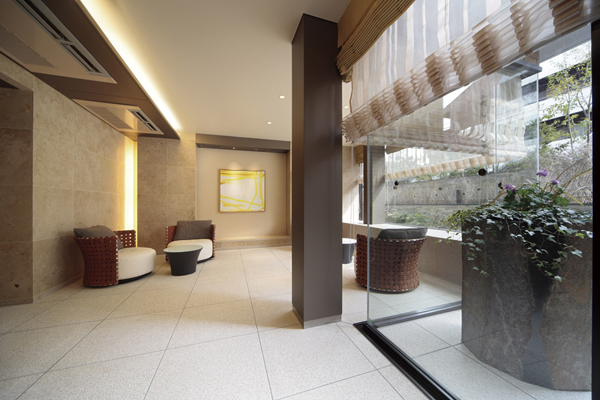 Shared facilities.  [Garden of color] The garden of color that becomes a scenic backdrop of the lobby lounge, Arranged green space the dogwood and evergreen oak in the background, We just expand alive was art nature weave. At, It reflects a variety of scene that changes with the seasons, Live better course, Also echoed the guest of heart scene has been created