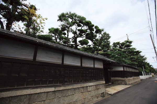 Surrounding environment. Local neighborhood of streets (1-minute walk ・ About 80m)