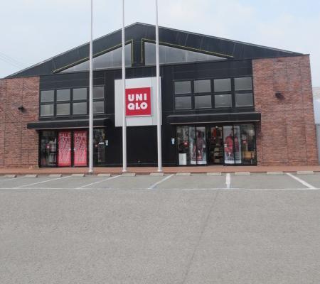 Shopping centre. 811m to UNIQLO Sumiyoshi Abiko shop