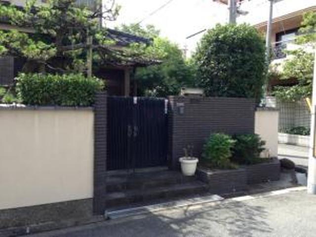 Local appearance photo. Local (10 May 2013) Shooting Tezukayamanaka 1-chome of scarce land