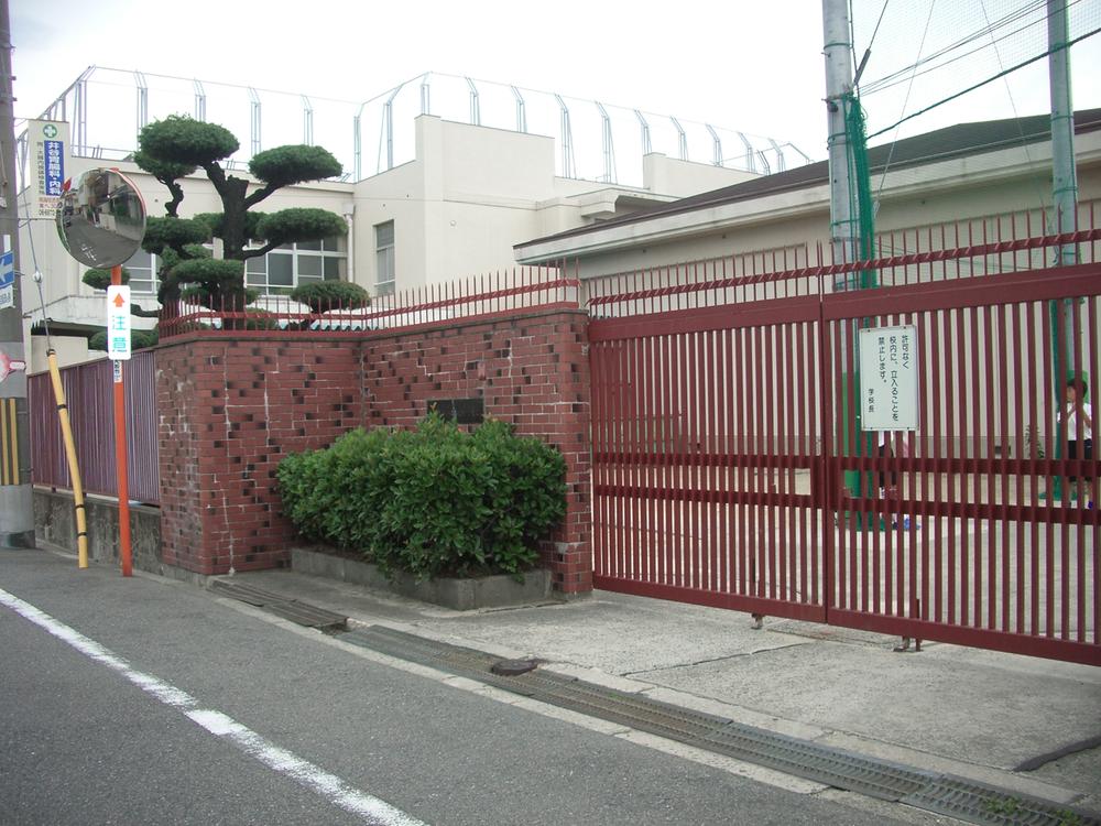 Junior high school. Dairyo 160m until junior high school