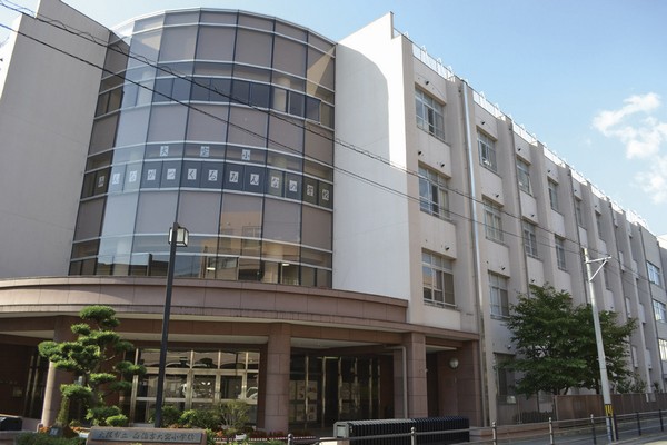 Minamisumiyoshi firmament elementary school (8-minute walk ・ About 600m). It was opened in 2006, New school. Set their own curriculum "Friendship School", Aware of the goodness of their own and others', We aim to give the power to live together (2013 currently)