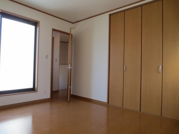 Non-living room. Second floor Western-style about 7 Pledge. Leading to the wide balcony is room