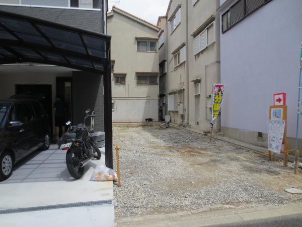 Local photos, including front road. Local Photos