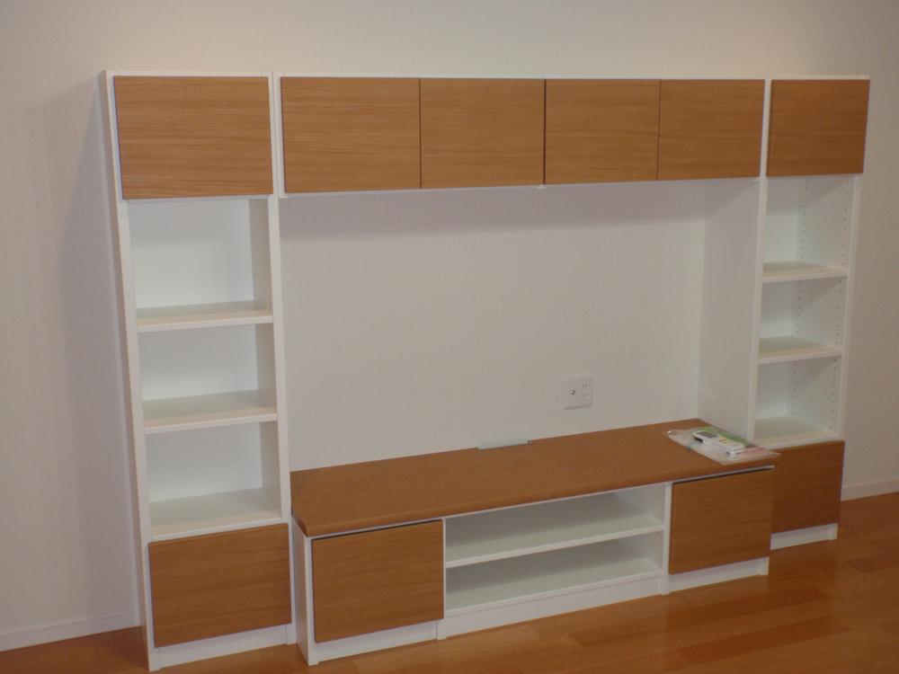 Living. TV board standard equipment