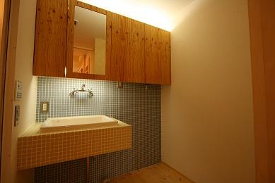 Wash basin, toilet. Wash basin, Combination housed in the original craftsman