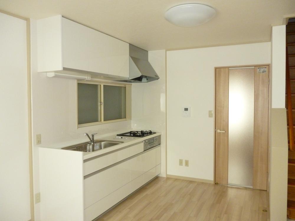 Kitchen. Indoor (11 May 2013) Shooting