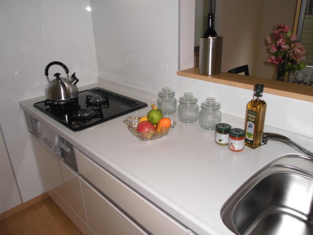 Kitchen. Indoor (10 May 2013) Shooting Of course the system Kitchen.