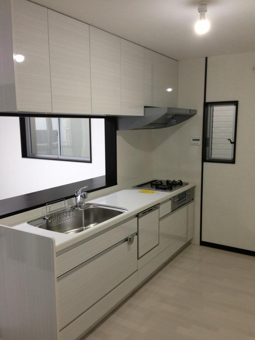 Kitchen. W2.550 of system Kitchen With SUNWAVE dishwashers (12 May 2013) Shooting