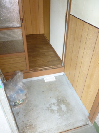 Entrance. "Taisho-ku ・ Rent "is the entrance