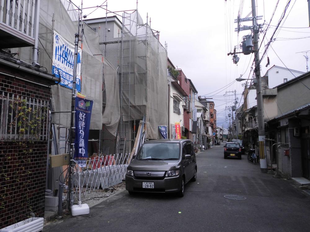 Local photos, including front road. Local (11 May 2013) Shooting