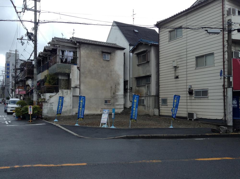 Local photos, including front road. Local (12 May 2013) Shooting