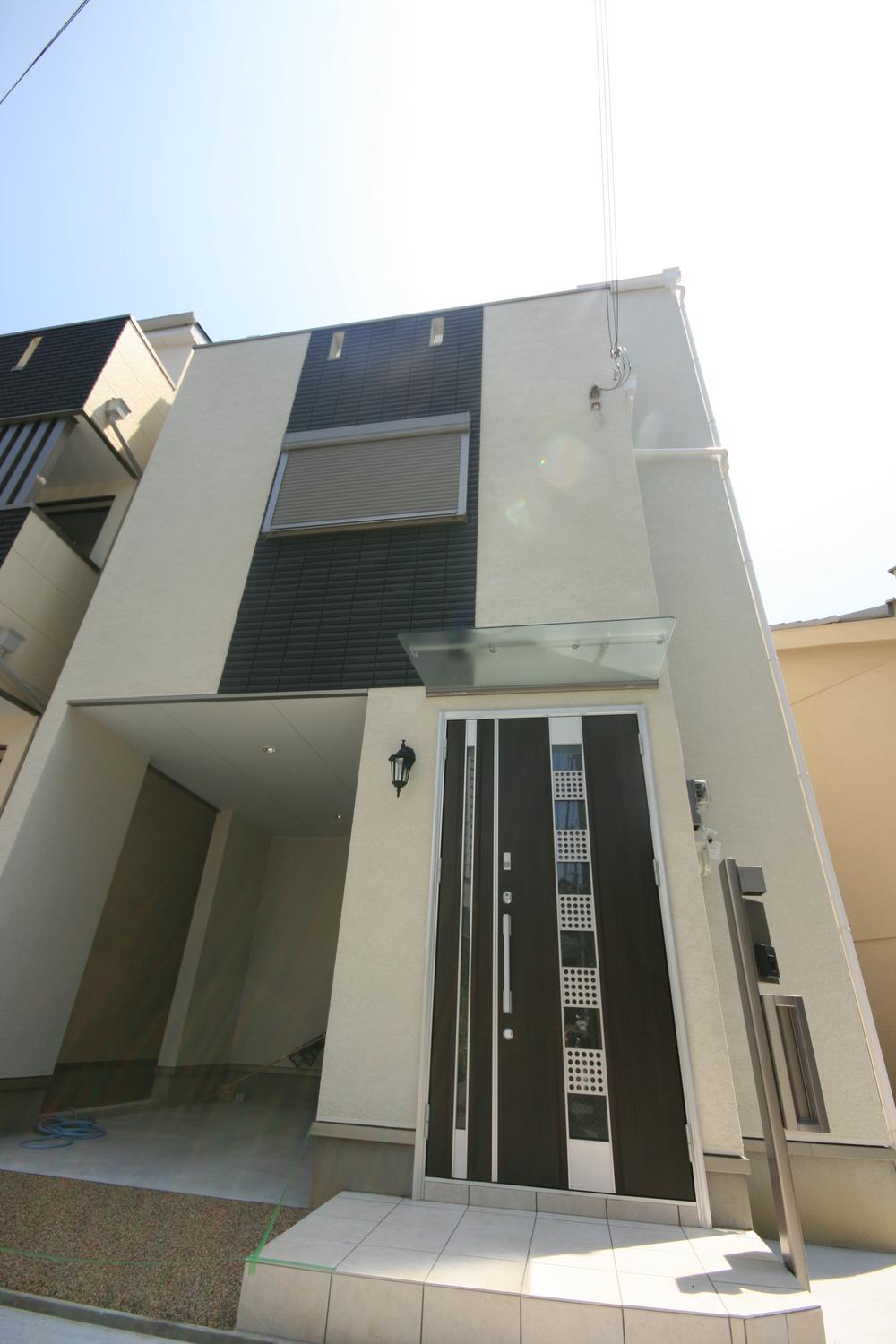 Local appearance photo. One example same specifications