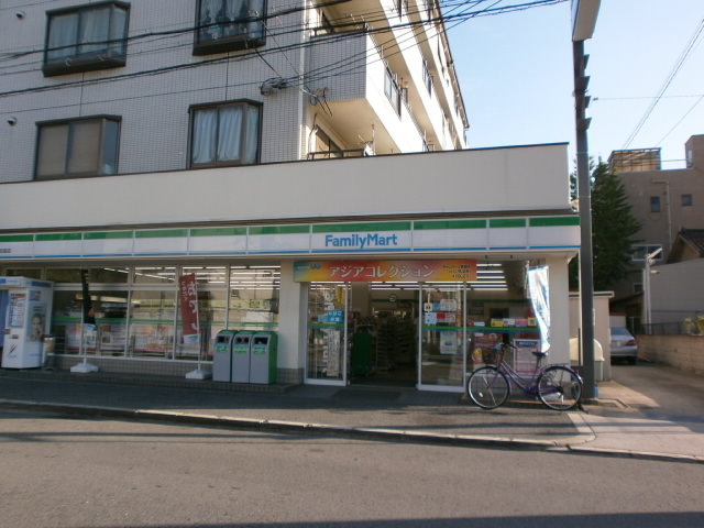 Convenience store. 250m to Family Mart (convenience store)