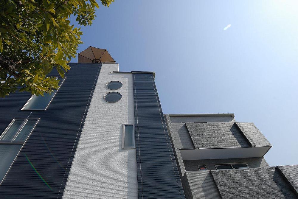 Local appearance photo. Simple appearance timeless design. Local (February 2013) Shooting