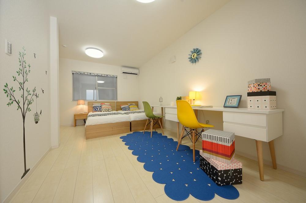 Non-living room. Children's room is 2 between the More. Among small freely, Future has also provided housed in each so as to be in a private room. Installation of partition walls for free after 10 years or after 15 years and the cross ・ It will be the re-covering of the free ring.