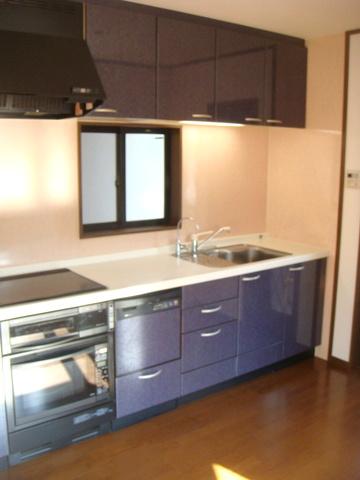 Kitchen. "Taisho-ku ・ System kitchen with a buying and selling "IH cooking heater