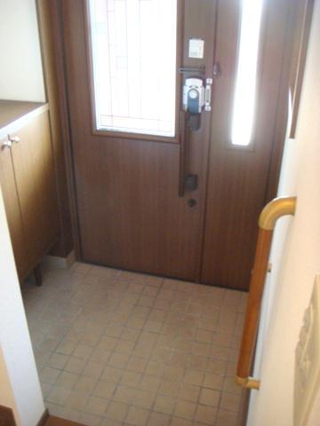 Entrance. "Taisho-ku ・ Buying and selling "is the entrance also widely easy-to-use