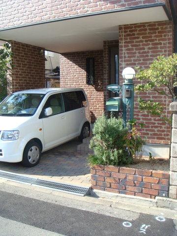 Parking lot. "Taisho-ku ・ Also there parking for trading "spacious frontage