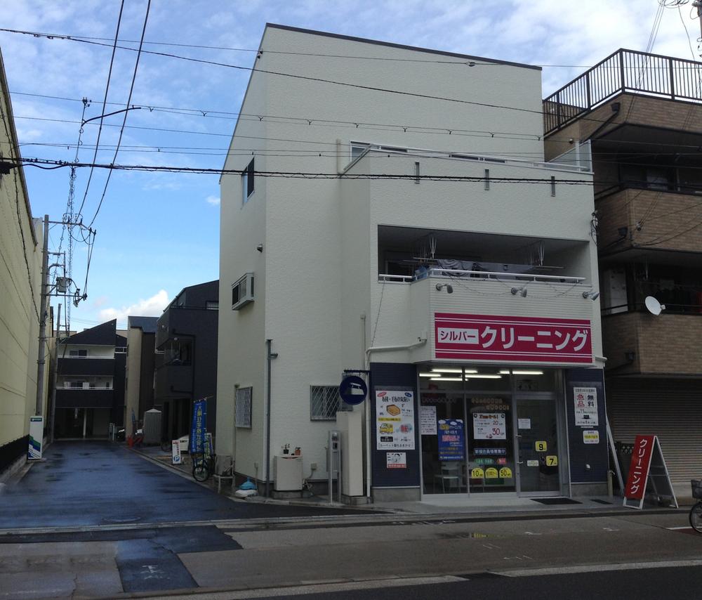 Local photos, including front road. December 2013 local shooting