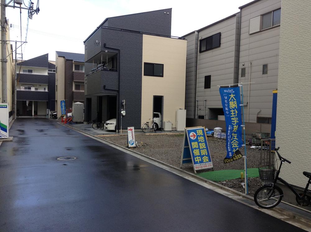 Local photos, including front road. December 2013 local shooting