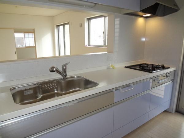 Same specifications photo (kitchen). Face-to-face kitchen that can feel your family familiar