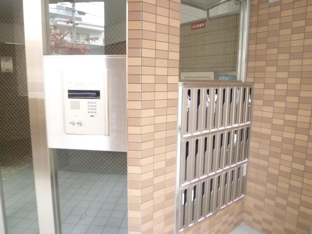 Entrance. Crime prevention! ! 