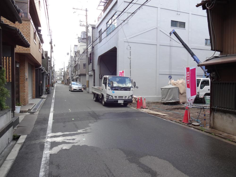 Local photos, including front road. Local (12 May 2013) Shooting