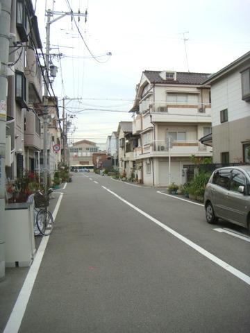 Local photos, including front road. "Taisho-ku ・ Buying and selling "eastern front road is about 7m