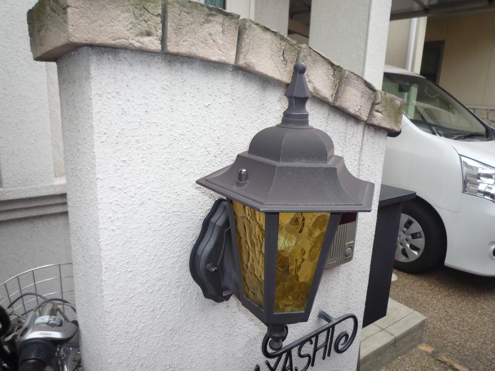 Other local. Name light shines Parisian ^ - ^