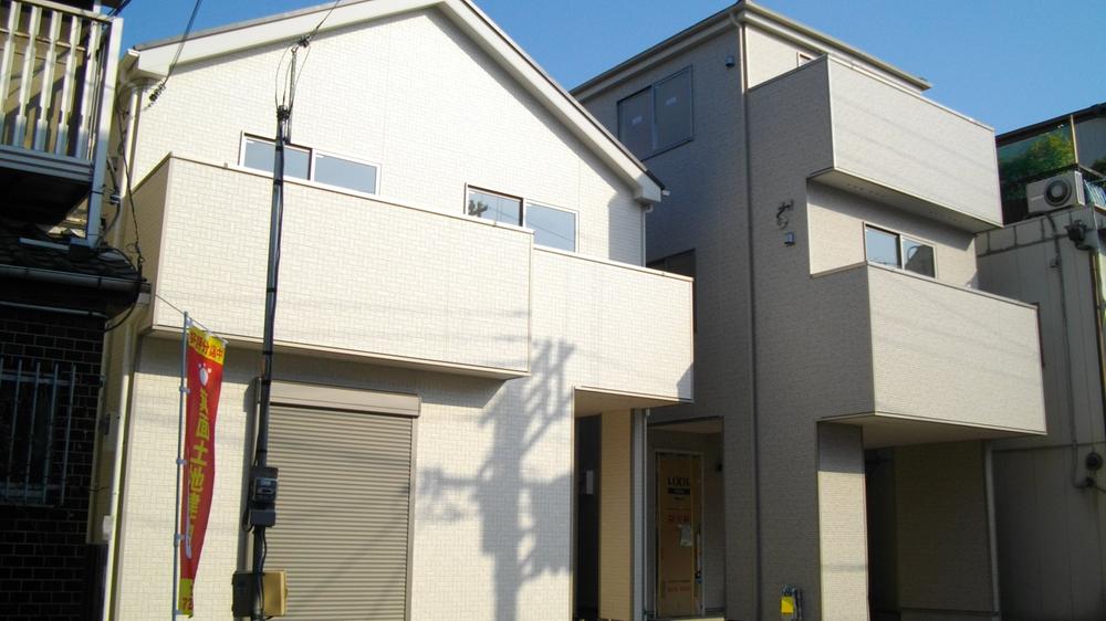 Local appearance photo. Local (12 May 2013) Shooting