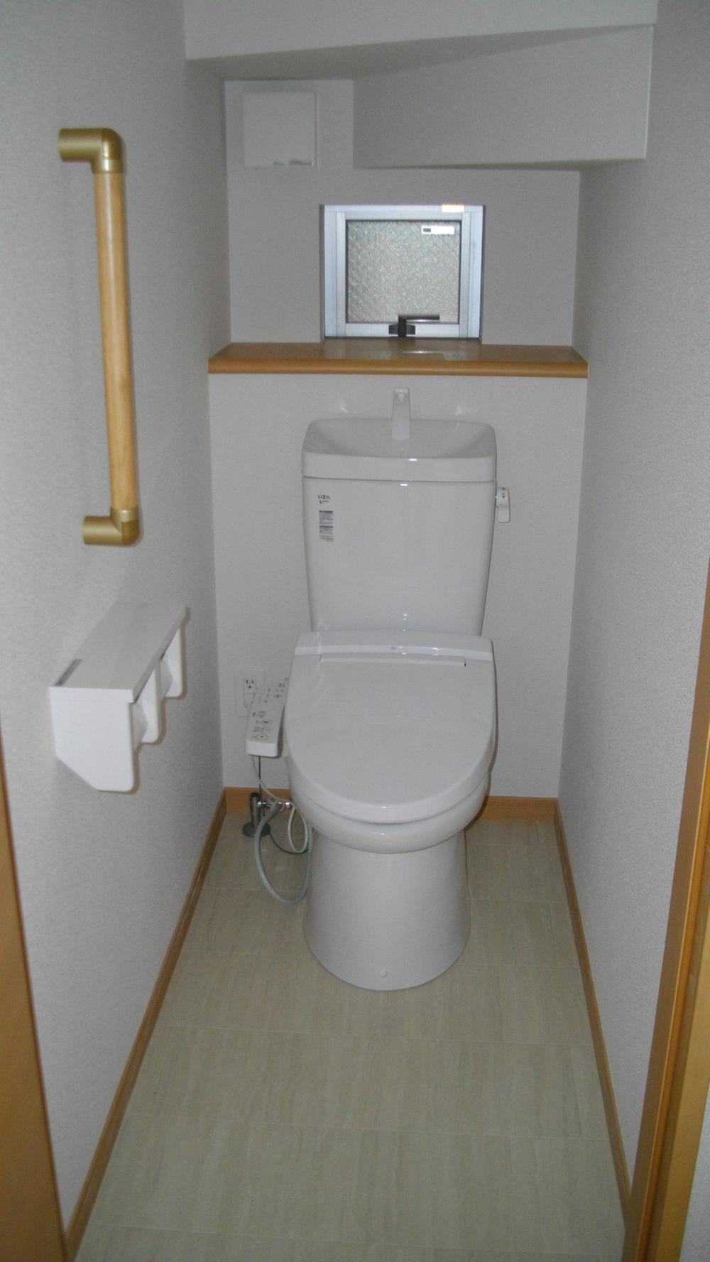 Toilet. Indoor (12 May 2013) Shooting