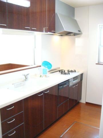 Kitchen. "Taisho-ku ・ System kitchen of buying and selling "calm atmosphere