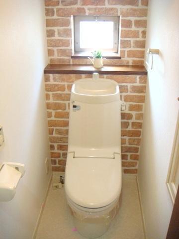 Toilet. "Taisho-ku ・ Buying and selling "toilet is also beautiful