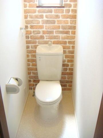 Toilet. "Taisho-ku ・ Buying and selling "second floor of the toilet