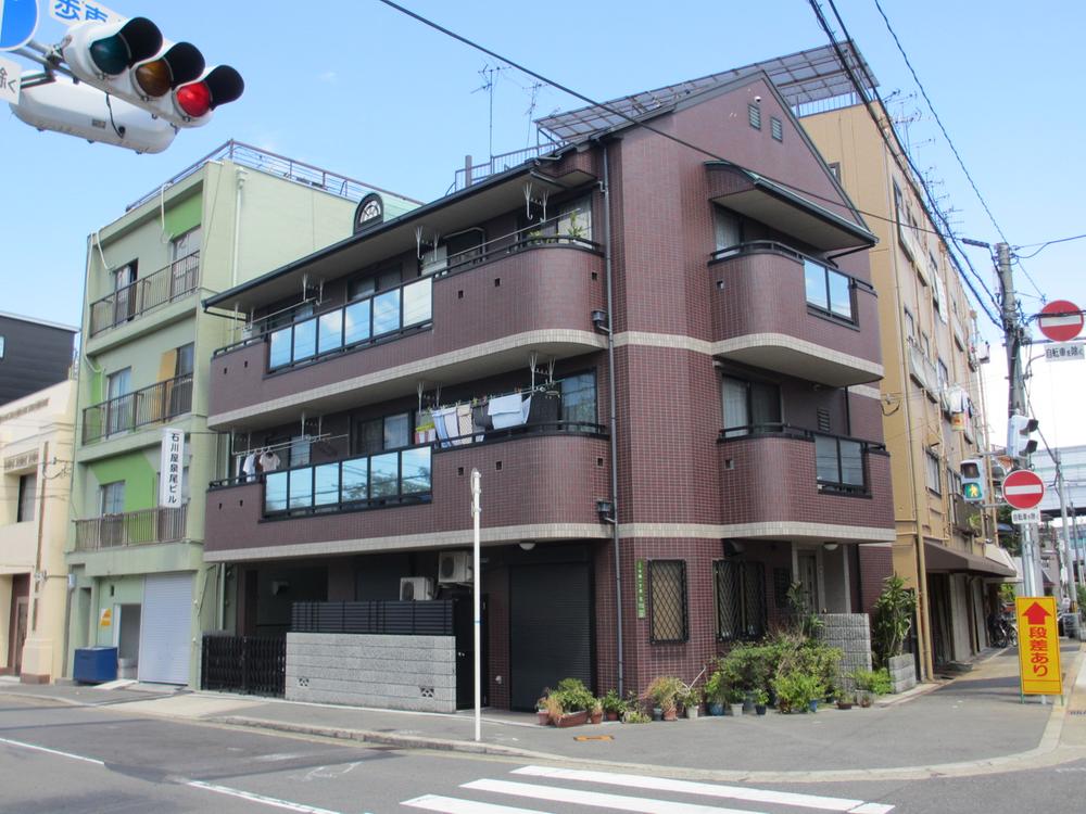 Local appearance photo