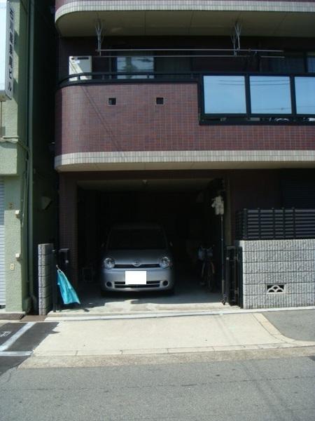 Parking lot. "Taisho-ku ・ Buying and selling "of course also equipped with parking