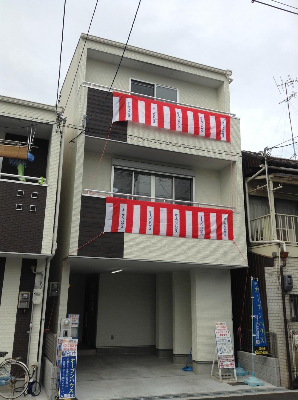 Model house photo. Model house sneak preview held in 2-minute walk from the local We also with lighting! Also darkened OK First, we have you preview, inside that I will explain.